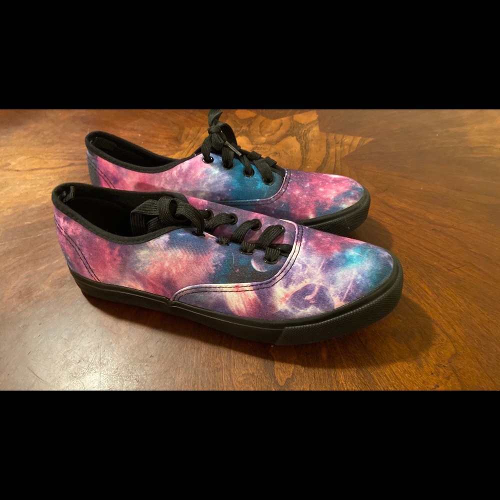 Hot Topic Galaxy Sneakers Never Worn Size 10/11.